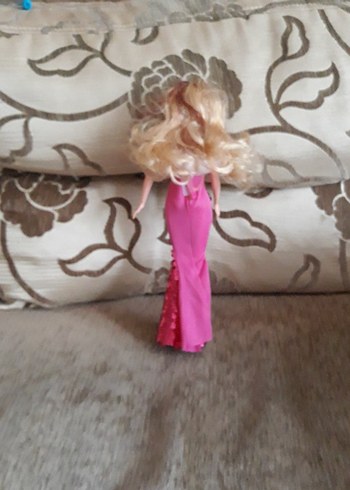 Barbie sıfır ürün  Parlak Pembe Payetli Uzun Elbiseli Bebek - Görsel 5