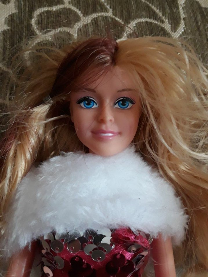 Barbie sıfır ürün  Parlak Pembe Payetli Uzun Elbiseli Bebek - Görsel 4