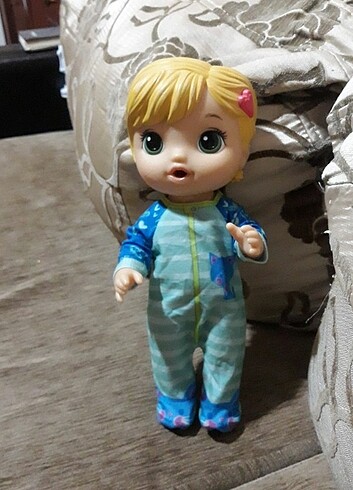 Baby Alive damgalı bebek 30 cm boyunda 