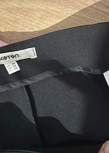 KOTON SİYAH DETAYLI MİNİ ŞORT ETEK - Görsel 3