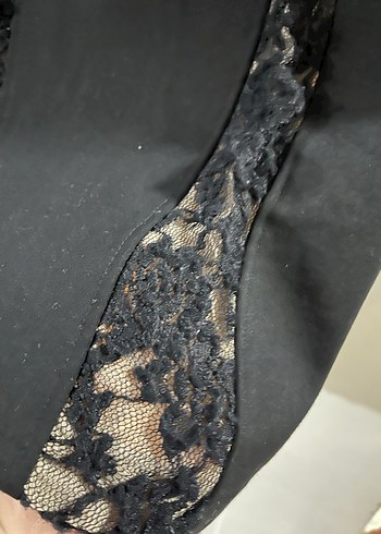 Dantel Detaylı Siyah Mini Sırt Dekolteli Elbise - Görsel 3