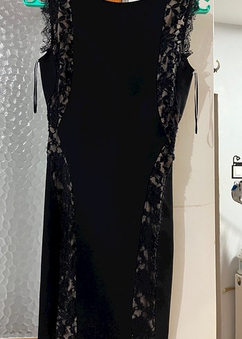 Dantel Detaylı Siyah Mini Sırt Dekolteli Elbise - Görsel 2