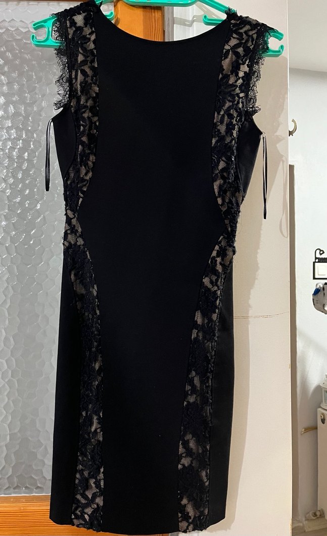 Dantel Detaylı Siyah Mini Sırt Dekolteli Elbise - Görsel 2