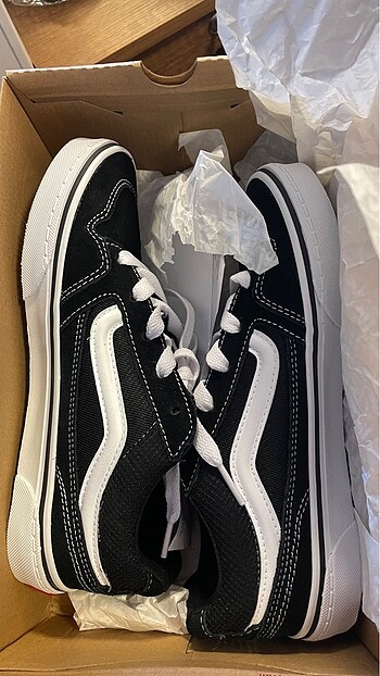 38 Beden siyah Renk sıfır vans orjinal