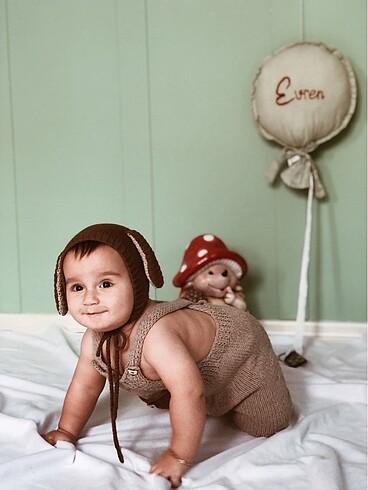 Kulaklı bağlamalı örgü bebek şapkası - Görsel 4