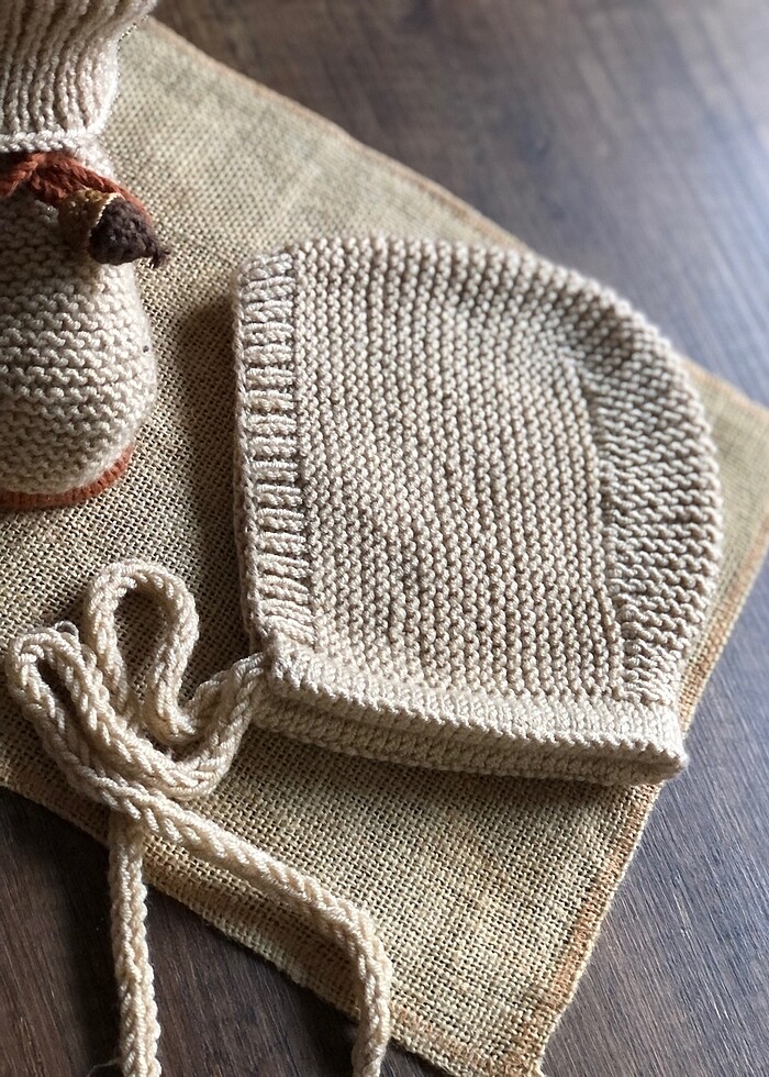 Örgü bebek patik bere takımı krem -bej - Görsel 4