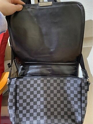 Louis Vuitton Postacı çantası