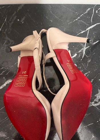 Kemerli Klasik Stiletto Kadın Topuklu Ayakkabı