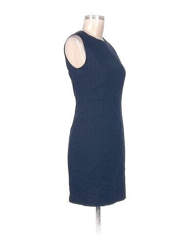 H&M H&M Kısa Elbise %70 İndirimli.