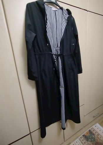 Siyah Uzun Kadın Yağmurluk - Görsel 2