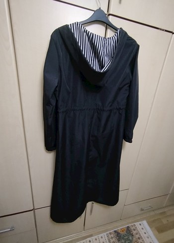 Siyah Uzun Kadın Yağmurluk - Görsel 4