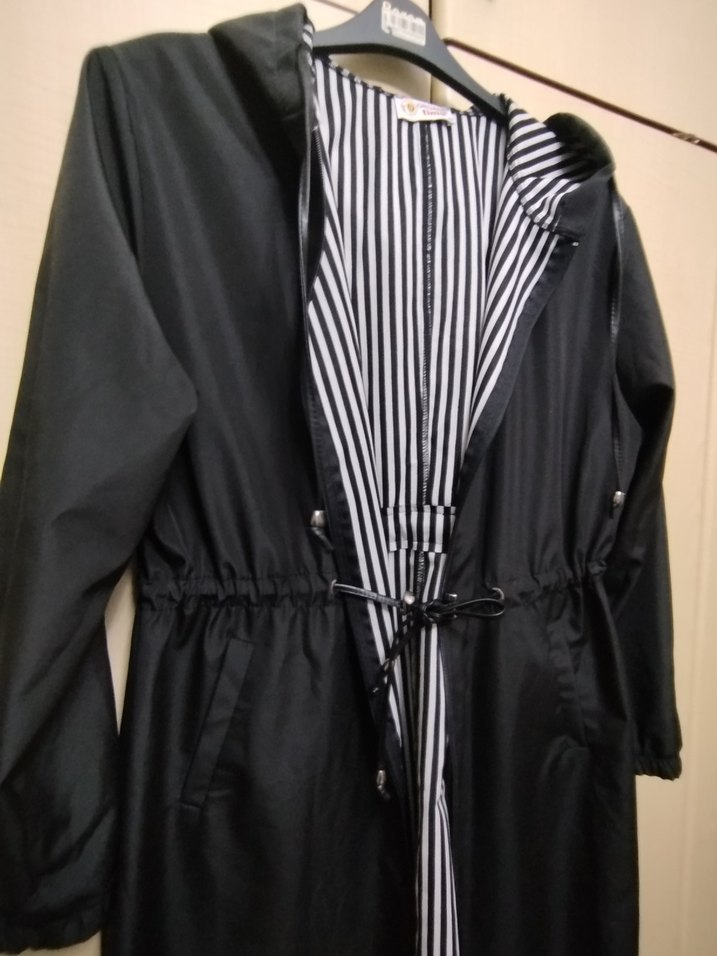 Siyah Uzun Kadın Yağmurluk - Görsel 5