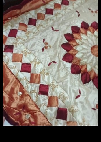 İşlemeli Çok Renkli Parlak Yatak Örtüsü - Görsel 2