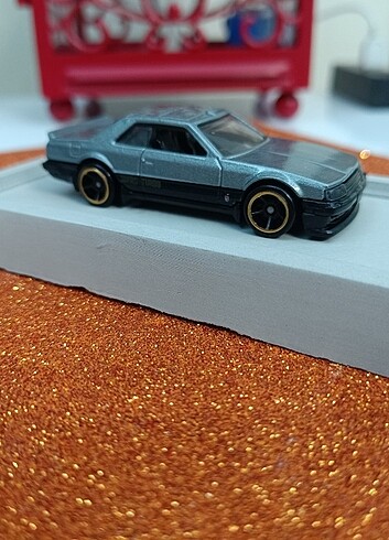 HOT WHEELS 82 NİSSAN SKYLİNE R30