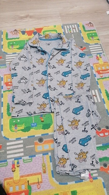Erkek çocuk pijama takımı