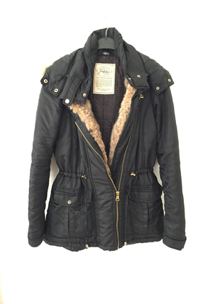 Zara Mont