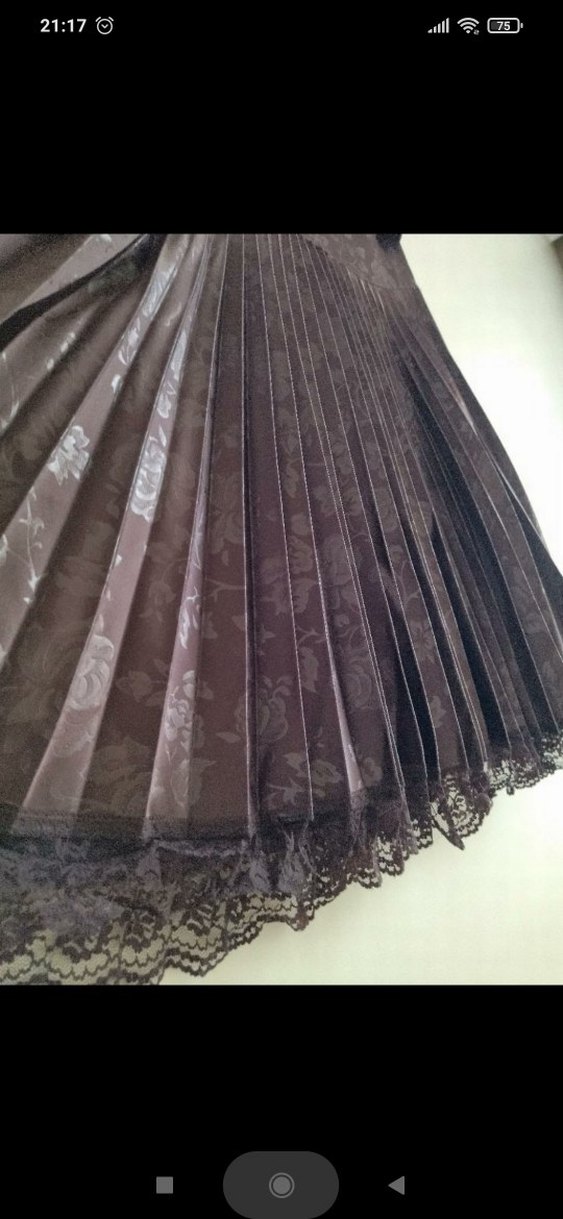 Kahverengi pliseli saten Etek - Görsel 3