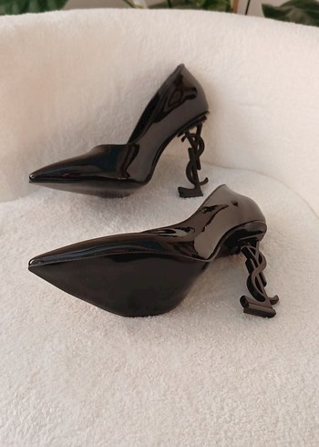 37,5 Beden Siyah Rugan Stiletto