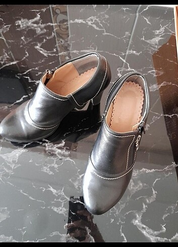 Zara Siyah topuklu ayakkabı 39 numara 