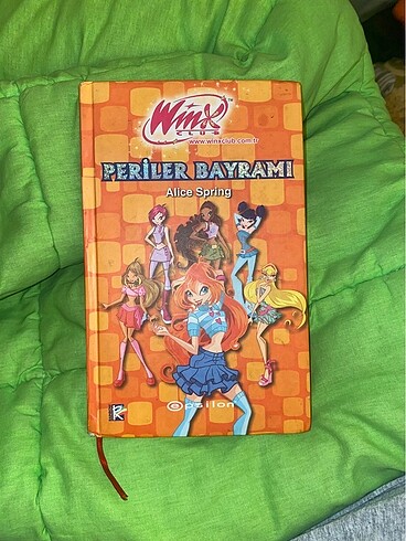 Winx Club - Periler Bayramı Kitabı