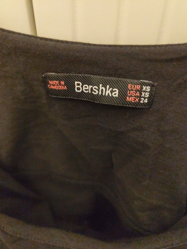 Siyah Fırfırlı Mini Crop Top - Görsel 3