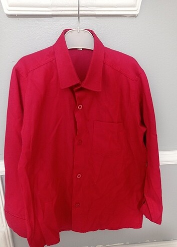 7 Yaş Beden kırmızı Renk Sıfır gömlek 
