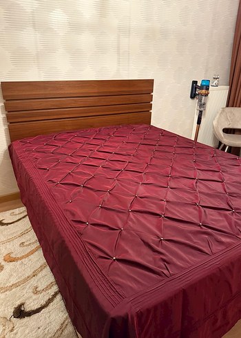 Parlak Bordo Düz Yatak Örtüsü