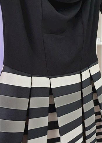 Diğer Siyah Beyaz Zebra Desenli Midi Elbise