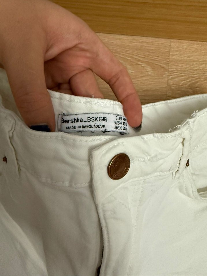 Beyaz Mini Keten Şort - Görsel 3