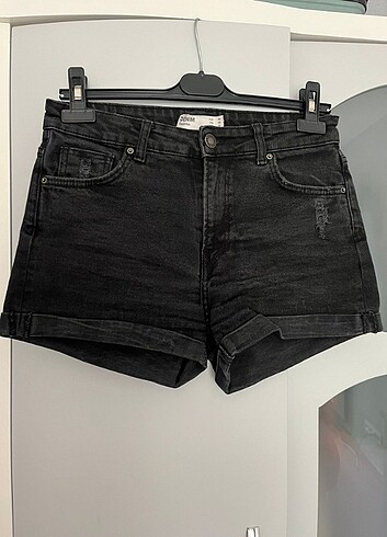 Bershka Kısa şort