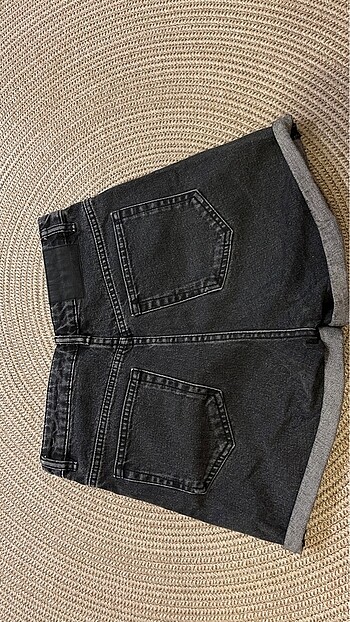 36 Beden siyah Renk Zara mom fit denim şort