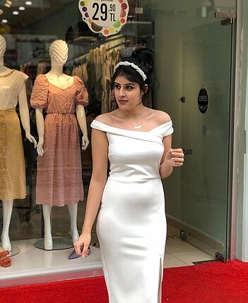Beyaz nikah elbisesi