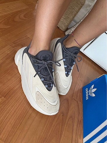 Adidas Ozelia spor ayakkabı