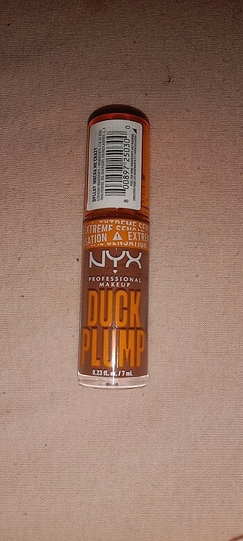 Nyx duck plump 07