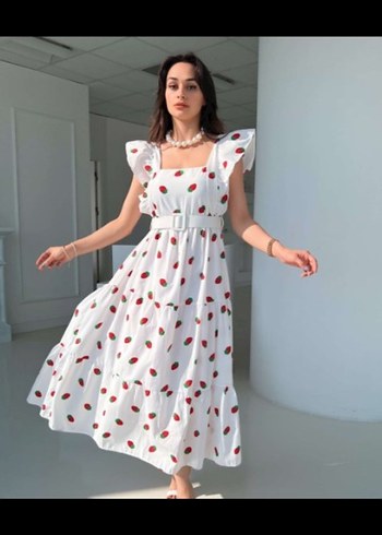 l Beden beyaz Renk Beyaz Çilek Desenli Straplez Çilekli Elbise