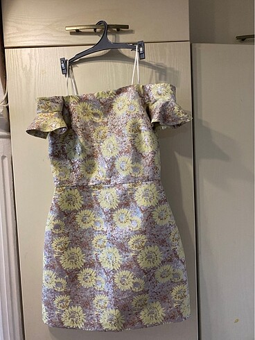 Zara saten omzu açık elbise
