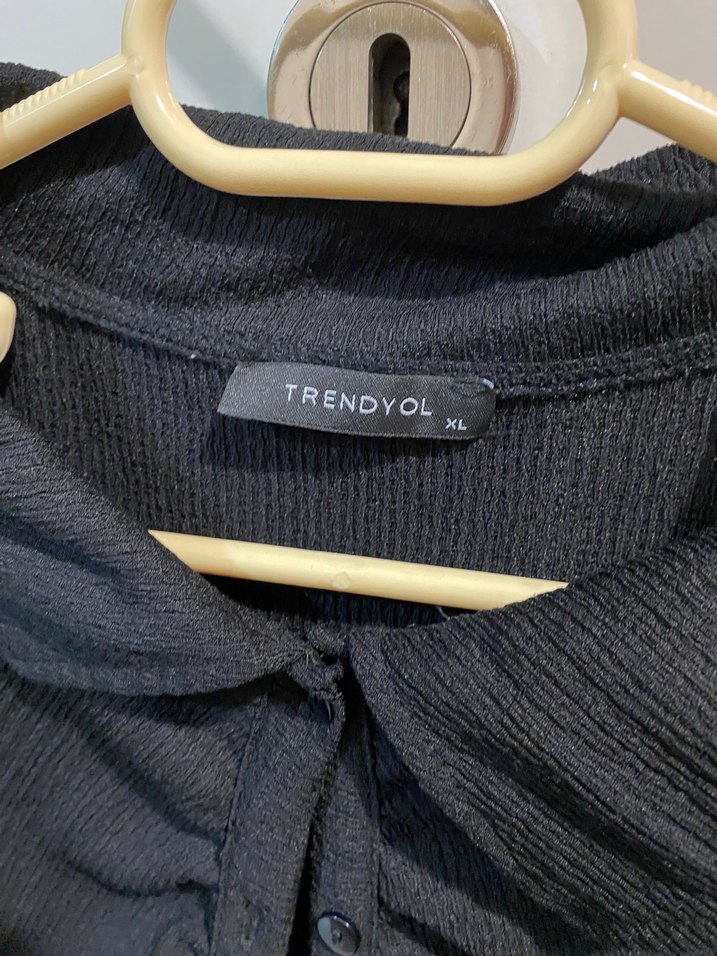 Siyah gömlek - Görsel 2