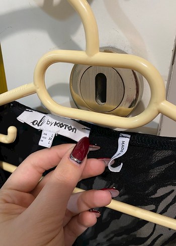 Siyah Dantel Detaylı transparan Gotik V Yaka Bluz - Görsel 5