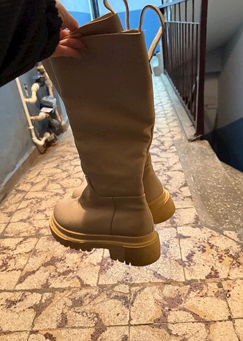 Bej Kadın Bot - Görsel 3