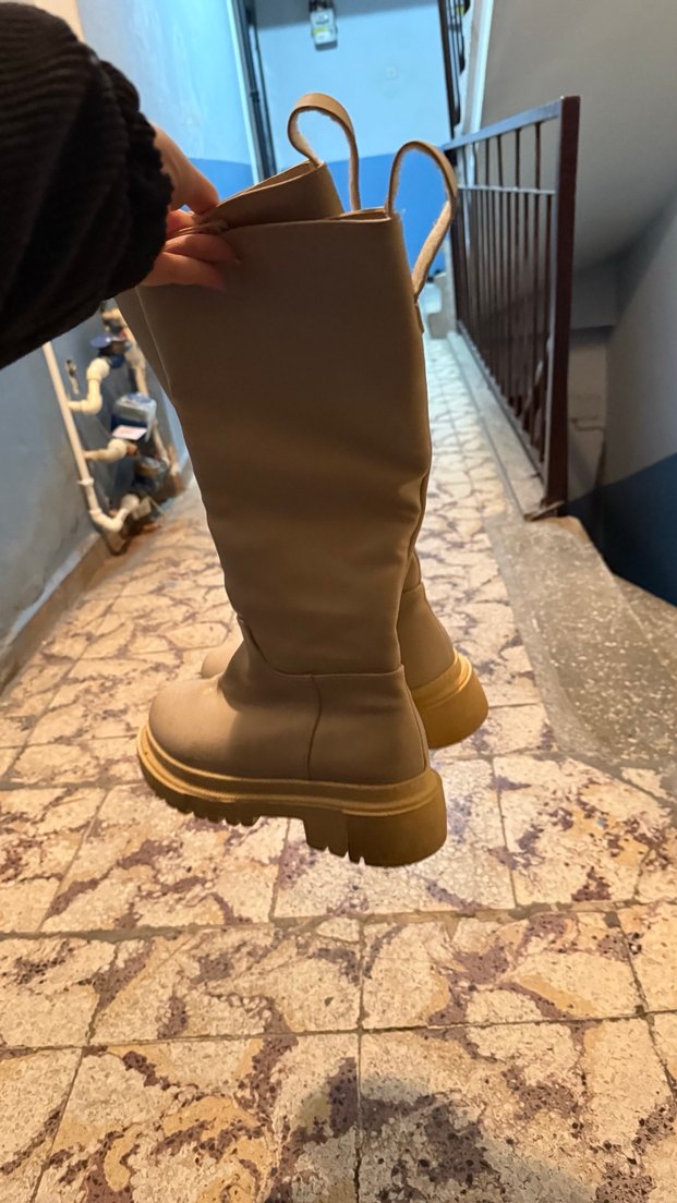 Bej Kadın Bot - Görsel 3