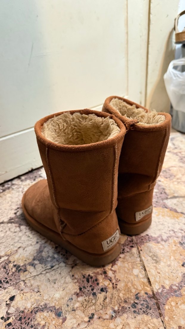Orijinal Ugg ayakkabı 37 no - Görsel 3