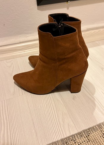 Kahverengi Süet Kadın Topuklu Bot - Görsel 2