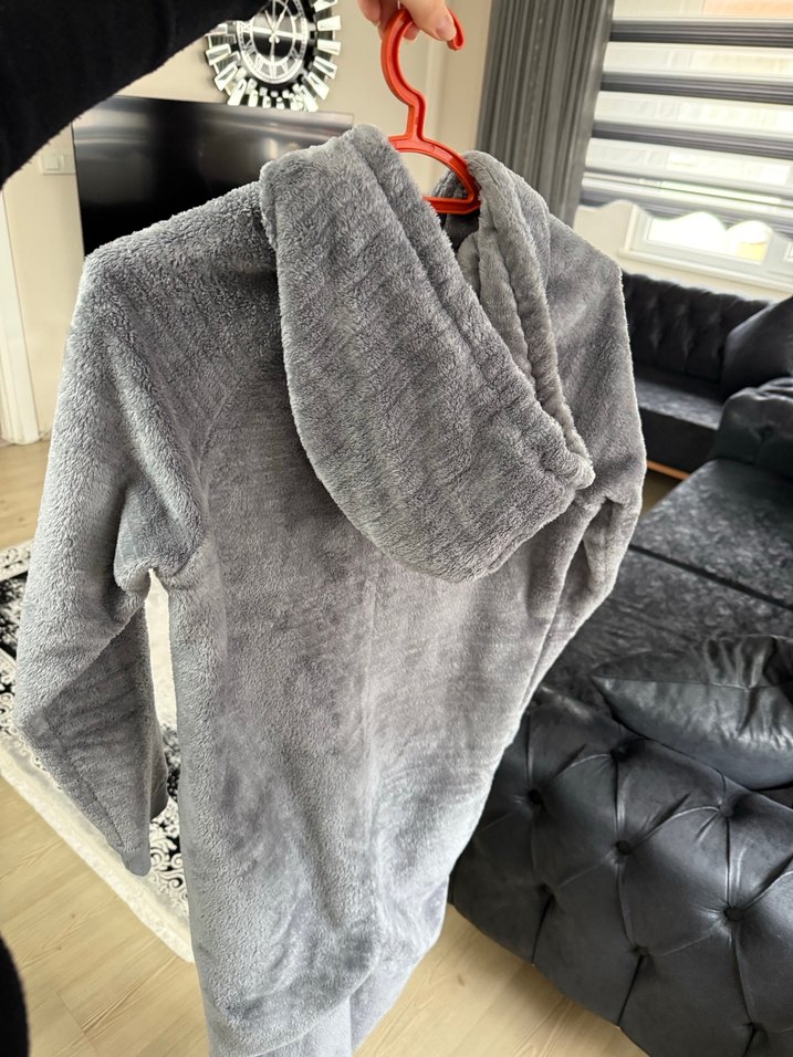 Gri Peluş Tulum Kapüşonlu - Görsel 3