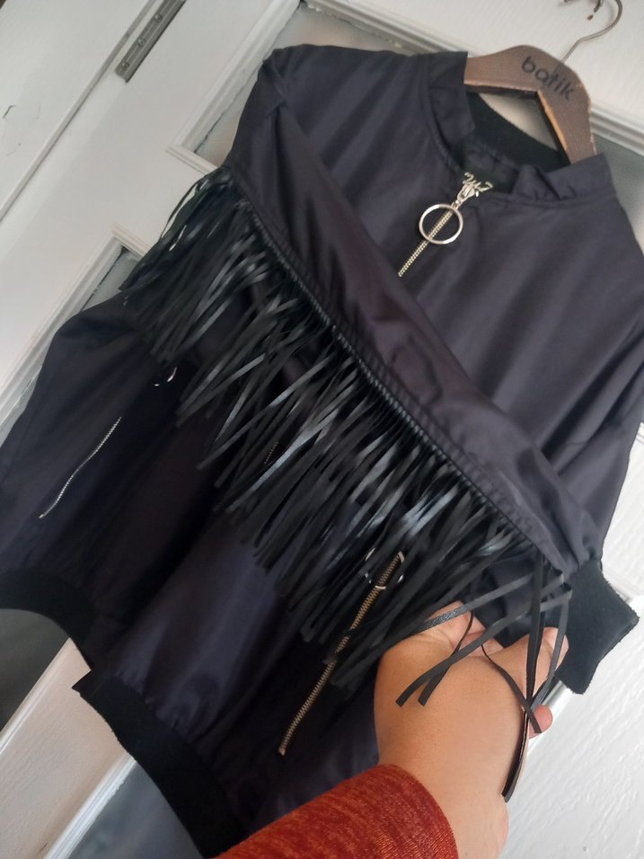 Püsküllü Siyah Gotik Kadın Ceket - Görsel 4