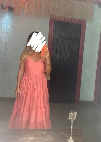 Pembe elbise