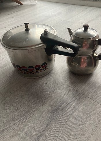 Beyaz ve Gri Çaydanlık Seti ve Karaca düdüklü tencere