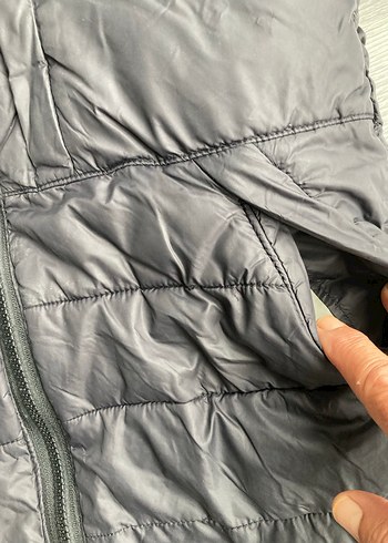 Siyah Erkek Çocuk Kapüşonlu Kaban - Görsel 4