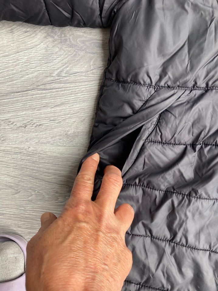 Siyah Erkek Çocuk Kapüşonlu Kaban - Görsel 2