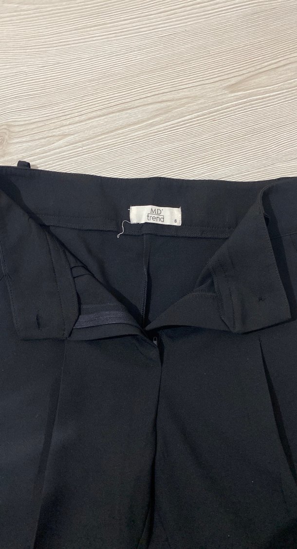 Kadın Siyah Pilili Kumaş Pantolon - Görsel 3