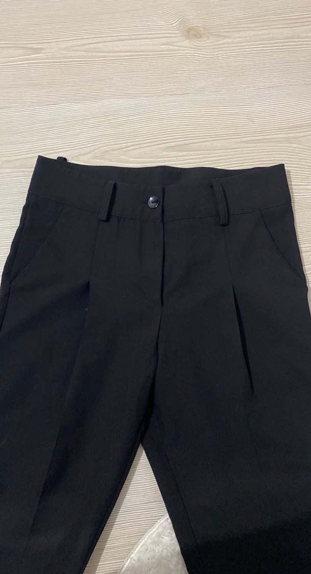 Kadın Siyah Pilili Kumaş Pantolon - Görsel 2